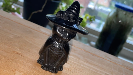 Obsidian Witch Cat Carving – Magical Guardian Figurine